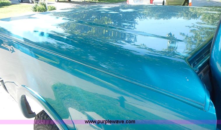 image for item J3169 1997 Ford F150 XLT SuperCab pickup truck