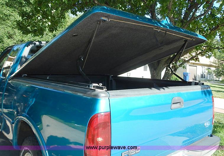 image for item J3169 1997 Ford F150 XLT SuperCab pickup truck