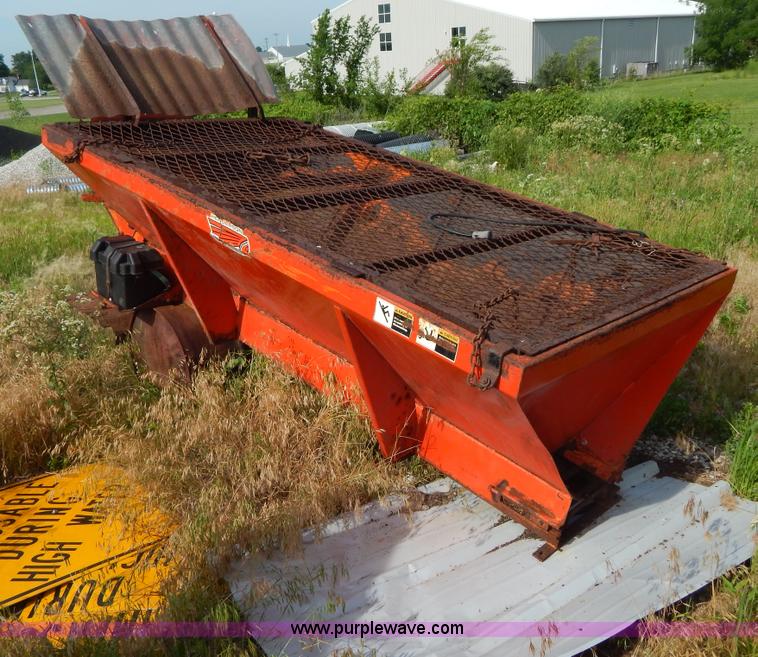 image for item Z9327 Henderson Chief salt spreader