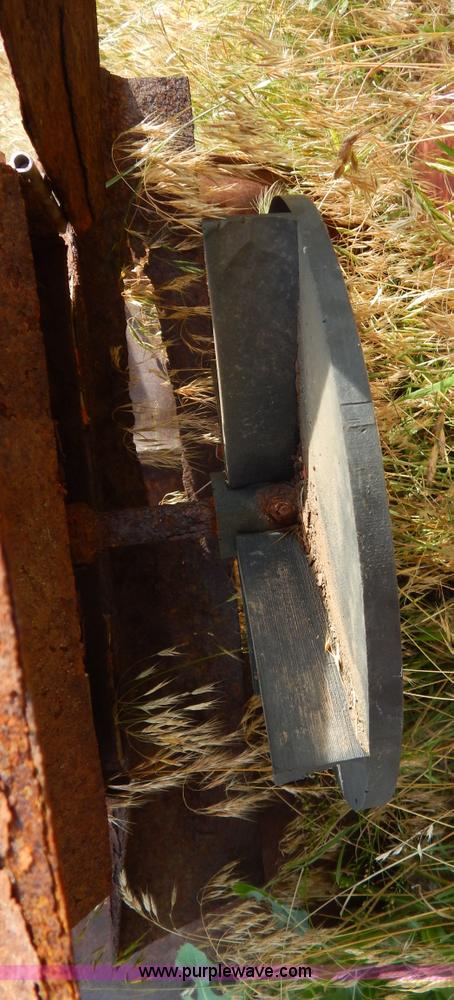 image for item Z9327 Henderson Chief salt spreader