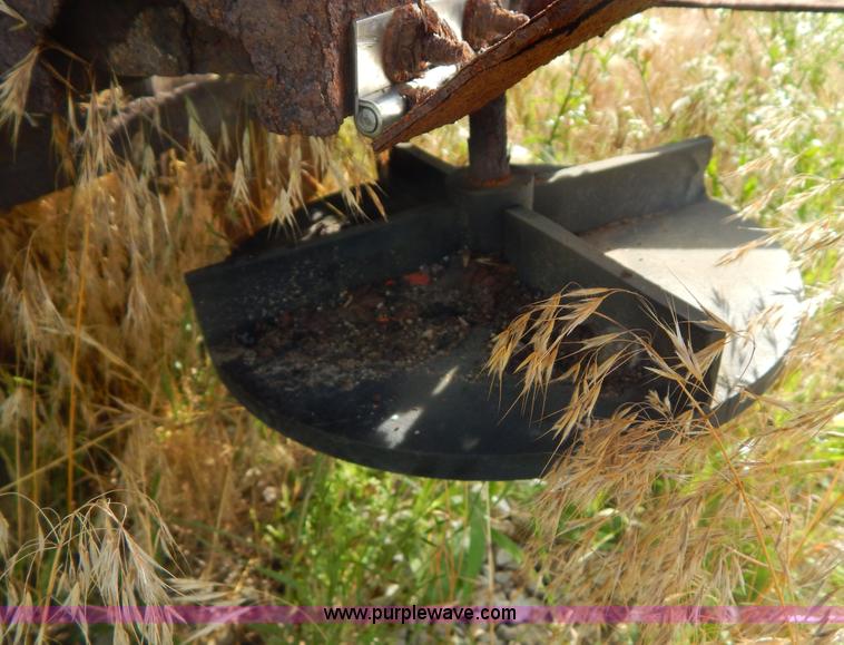 image for item Z9327 Henderson Chief salt spreader