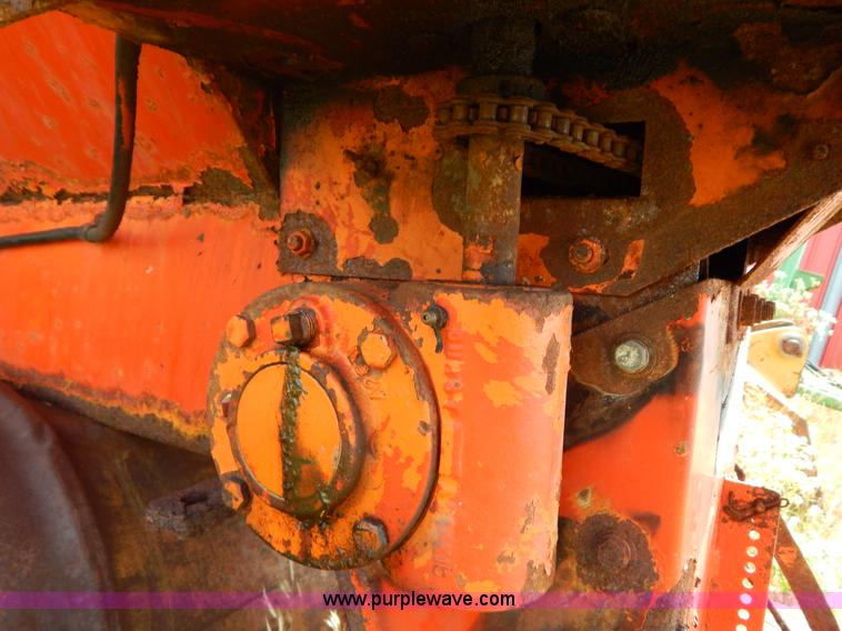 image for item Z9327 Henderson Chief salt spreader