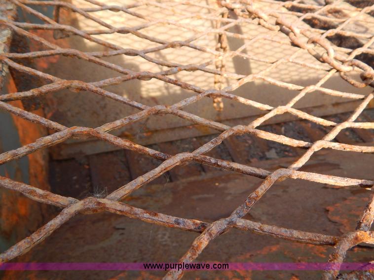 image for item Z9327 Henderson Chief salt spreader