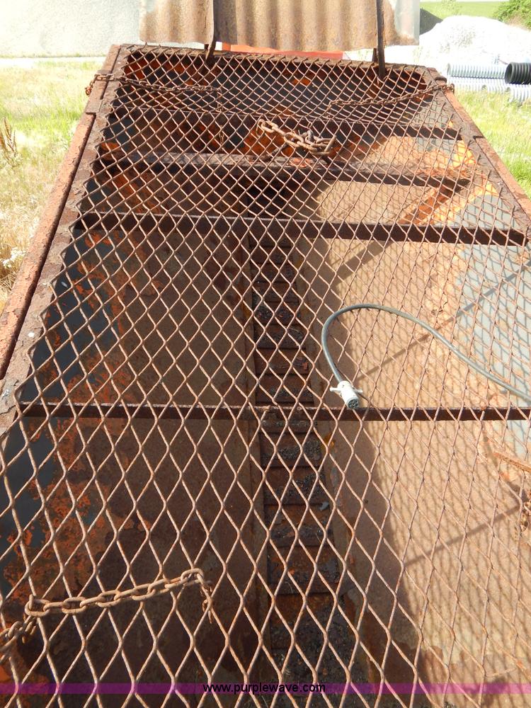 image for item Z9327 Henderson Chief salt spreader