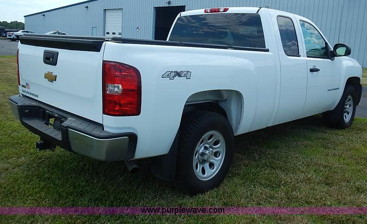 image for item I3571 2009 Chevrolet Silverado 1500 Ext. Cab pickup truck