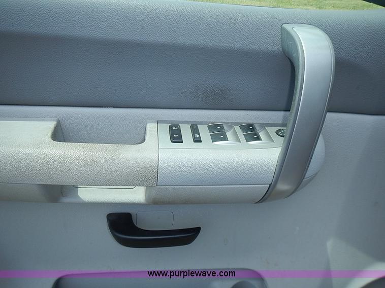 image for item I3571 2009 Chevrolet Silverado 1500 Ext. Cab pickup truck