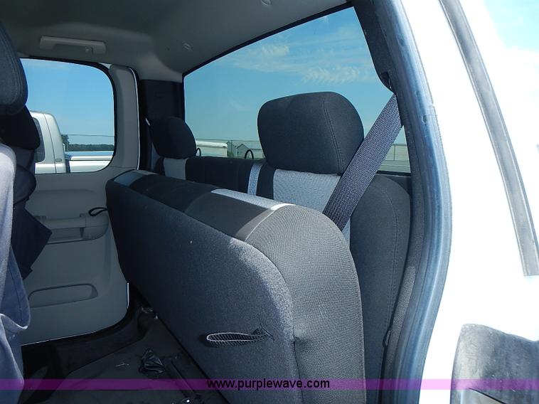 image for item I3571 2009 Chevrolet Silverado 1500 Ext. Cab pickup truck