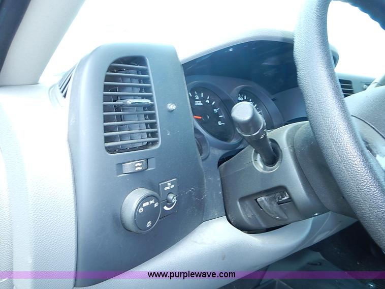 image for item I3571 2009 Chevrolet Silverado 1500 Ext. Cab pickup truck