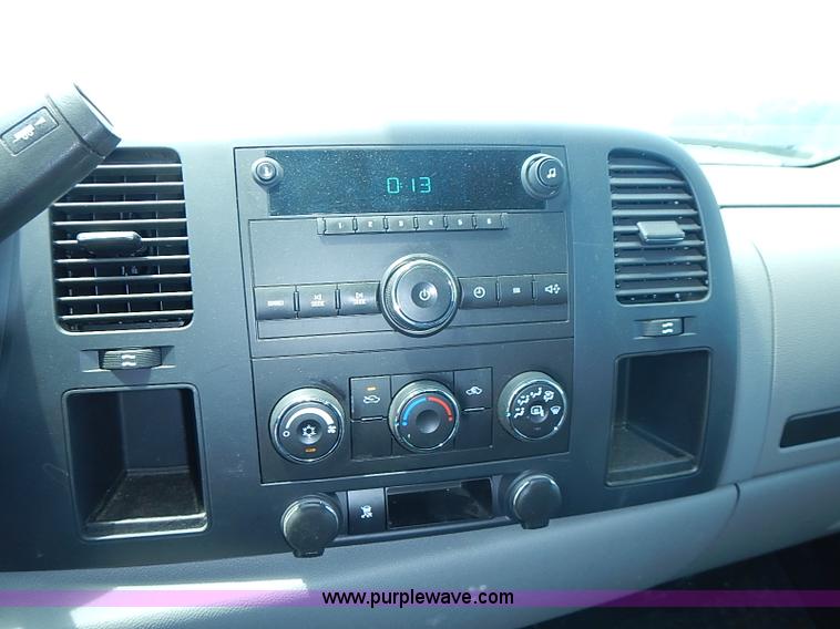 image for item I3571 2009 Chevrolet Silverado 1500 Ext. Cab pickup truck