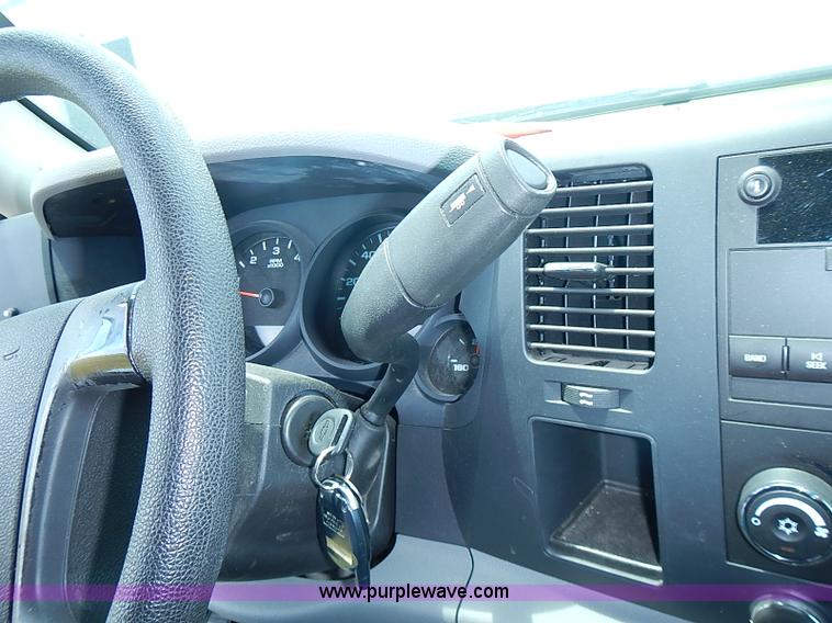 image for item I3571 2009 Chevrolet Silverado 1500 Ext. Cab pickup truck