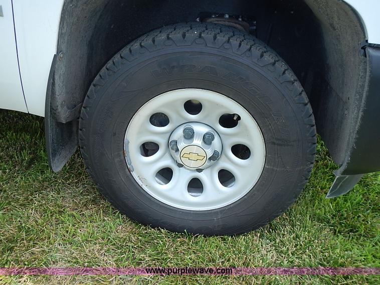 image for item I3571 2009 Chevrolet Silverado 1500 Ext. Cab pickup truck