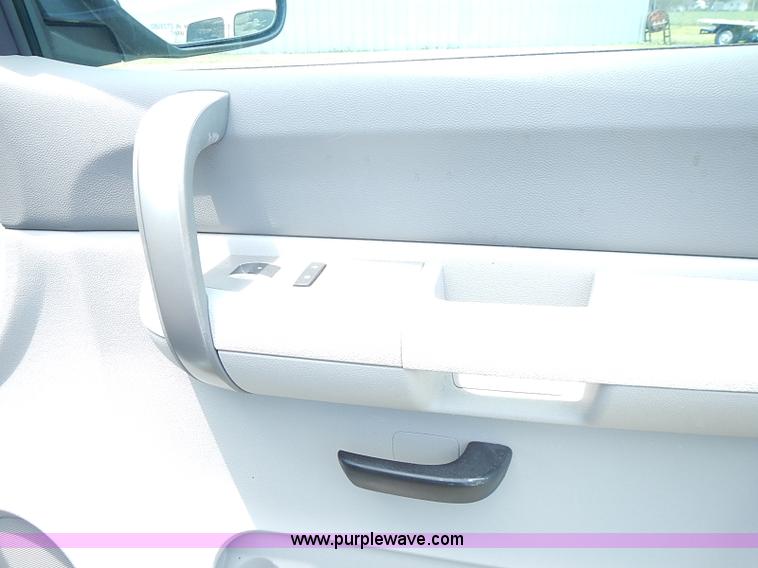 image for item I3571 2009 Chevrolet Silverado 1500 Ext. Cab pickup truck