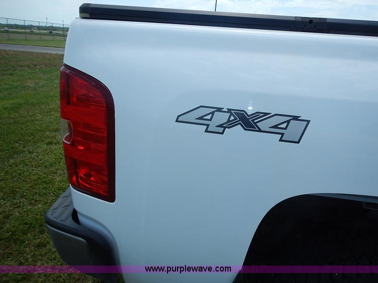 image for item I3571 2009 Chevrolet Silverado 1500 Ext. Cab pickup truck