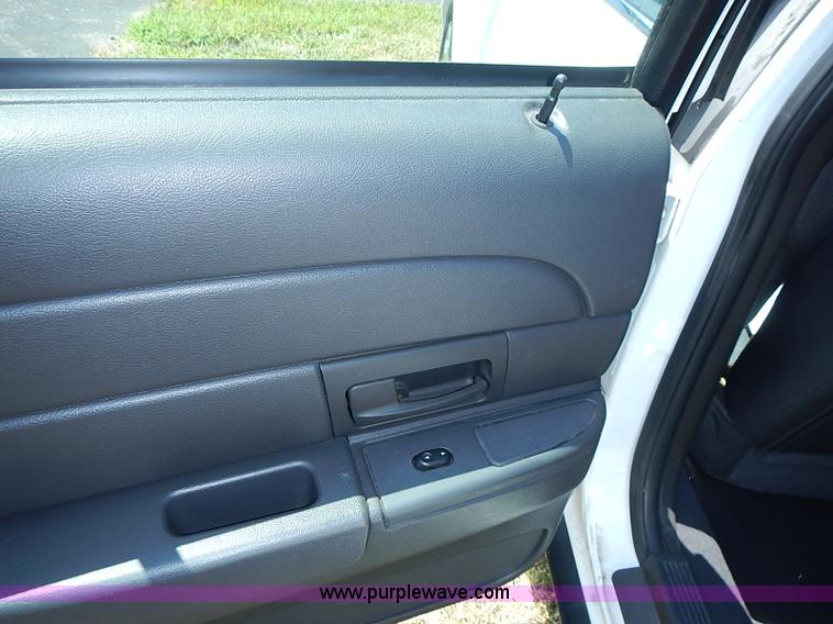 image for item I3572 2004 Ford Crown Victoria Police Interceptor