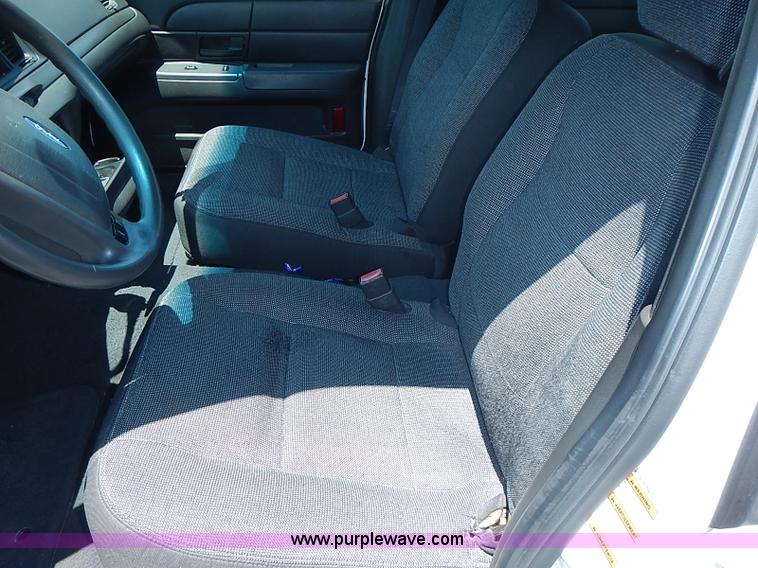 image for item I3572 2004 Ford Crown Victoria Police Interceptor