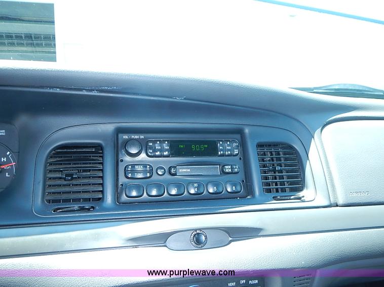 image for item I3572 2004 Ford Crown Victoria Police Interceptor