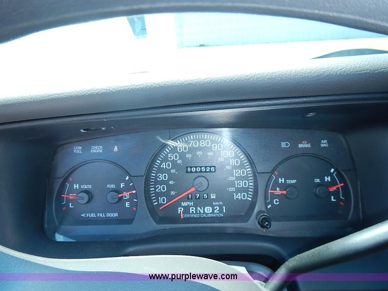 image for item I3572 2004 Ford Crown Victoria Police Interceptor