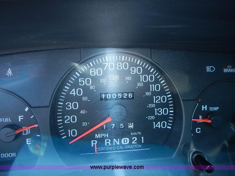 image for item I3572 2004 Ford Crown Victoria Police Interceptor