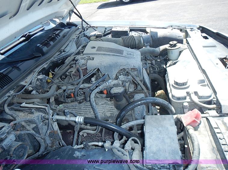 image for item I3572 2004 Ford Crown Victoria Police Interceptor