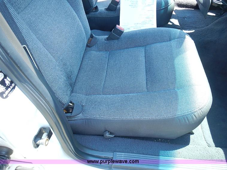 image for item I3572 2004 Ford Crown Victoria Police Interceptor