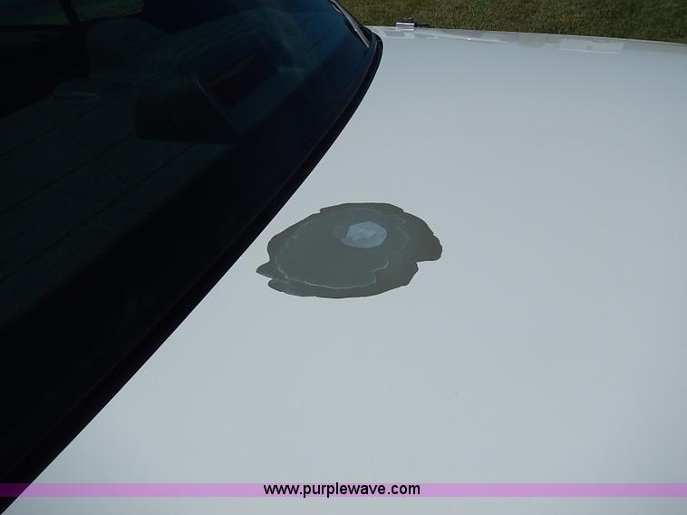 image for item I3572 2004 Ford Crown Victoria Police Interceptor