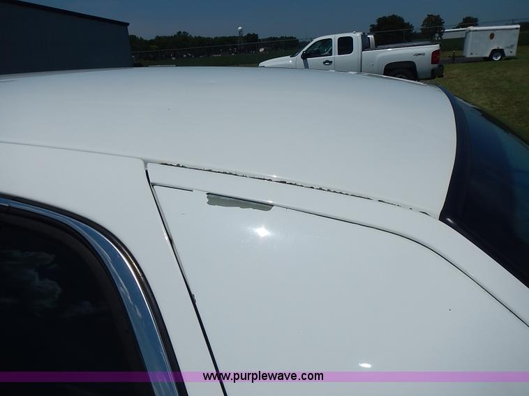 image for item I3572 2004 Ford Crown Victoria Police Interceptor