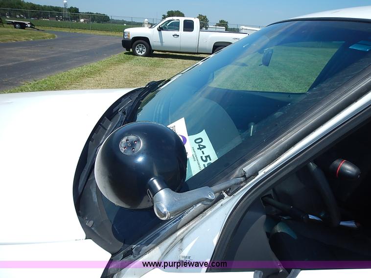 image for item I3572 2004 Ford Crown Victoria Police Interceptor