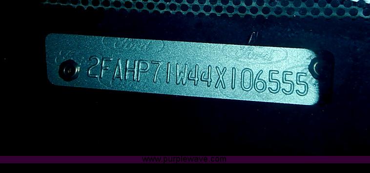 image for item I3572 2004 Ford Crown Victoria Police Interceptor