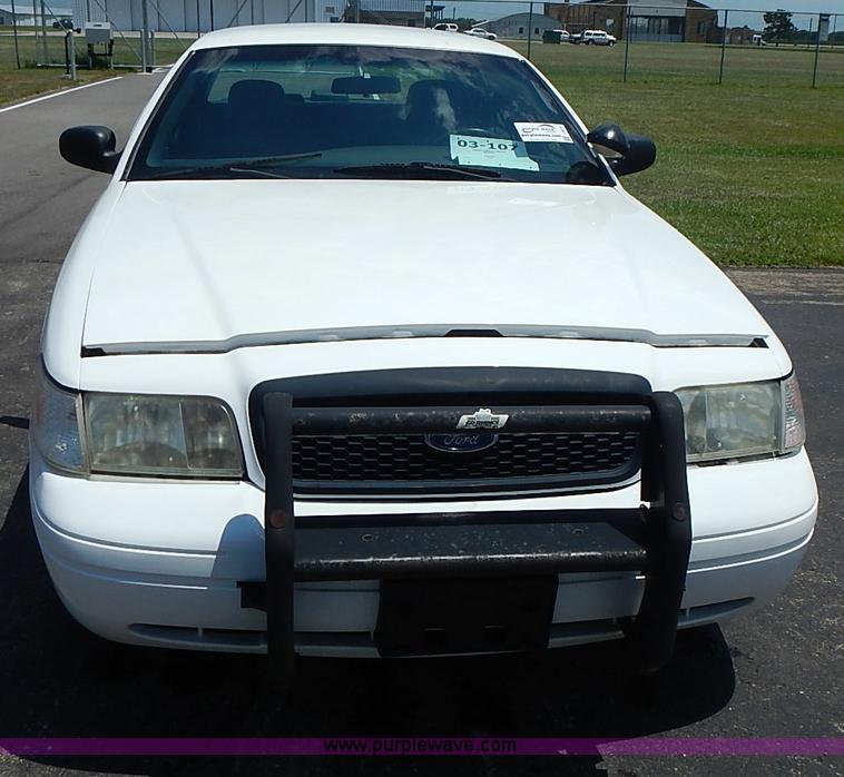 image for item I3573 2003 Ford Crown Victoria Police Interceptor