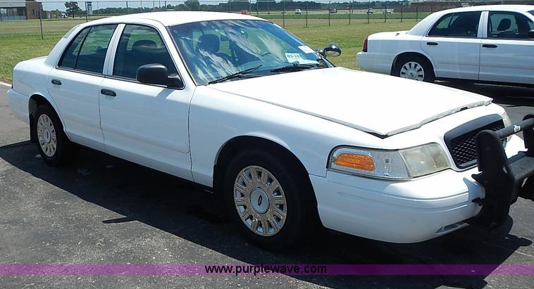 image for item I3573 2003 Ford Crown Victoria Police Interceptor