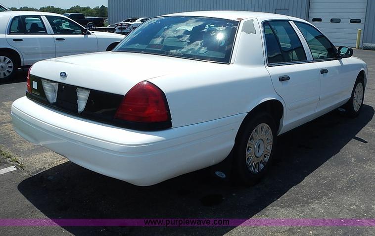 image for item I3573 2003 Ford Crown Victoria Police Interceptor