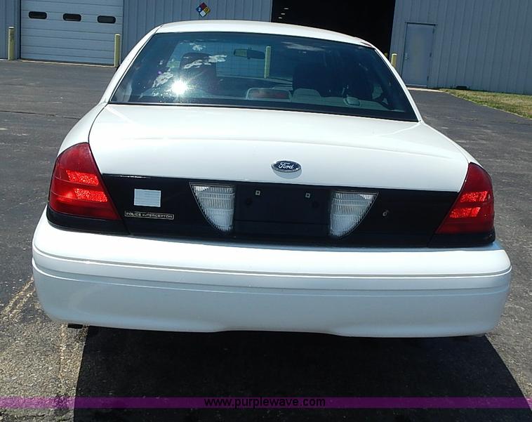 image for item I3573 2003 Ford Crown Victoria Police Interceptor