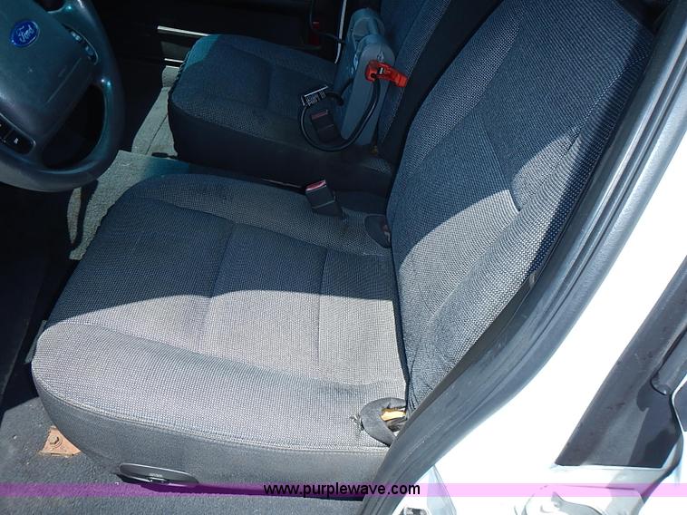 image for item I3573 2003 Ford Crown Victoria Police Interceptor