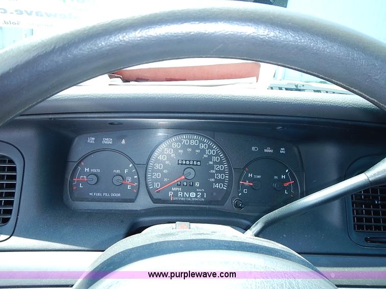 image for item I3573 2003 Ford Crown Victoria Police Interceptor