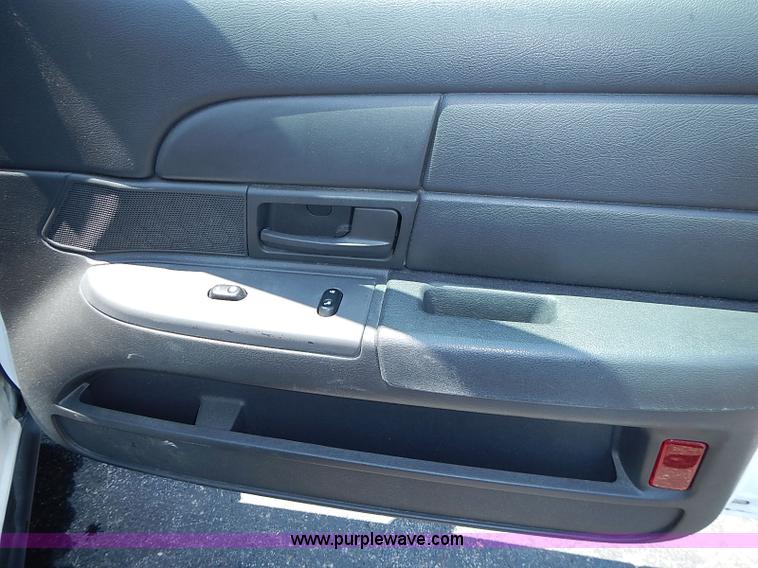 image for item I3573 2003 Ford Crown Victoria Police Interceptor