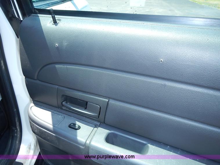 image for item I3573 2003 Ford Crown Victoria Police Interceptor