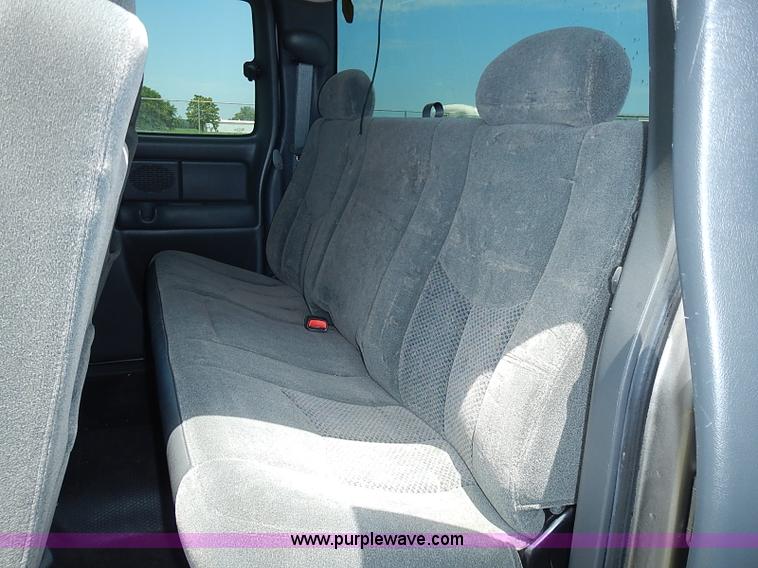 image for item I3574 2003 Chevrolet Silverado 1500 pickup truck