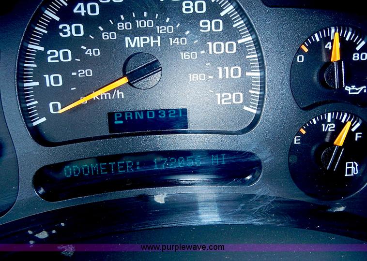 image for item I3574 2003 Chevrolet Silverado 1500 pickup truck