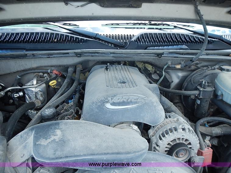 image for item I3574 2003 Chevrolet Silverado 1500 pickup truck