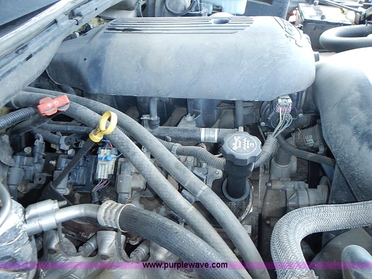 image for item I3574 2003 Chevrolet Silverado 1500 pickup truck