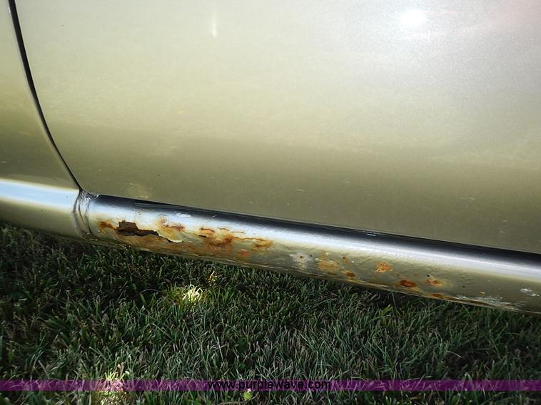 image for item I3574 2003 Chevrolet Silverado 1500 pickup truck