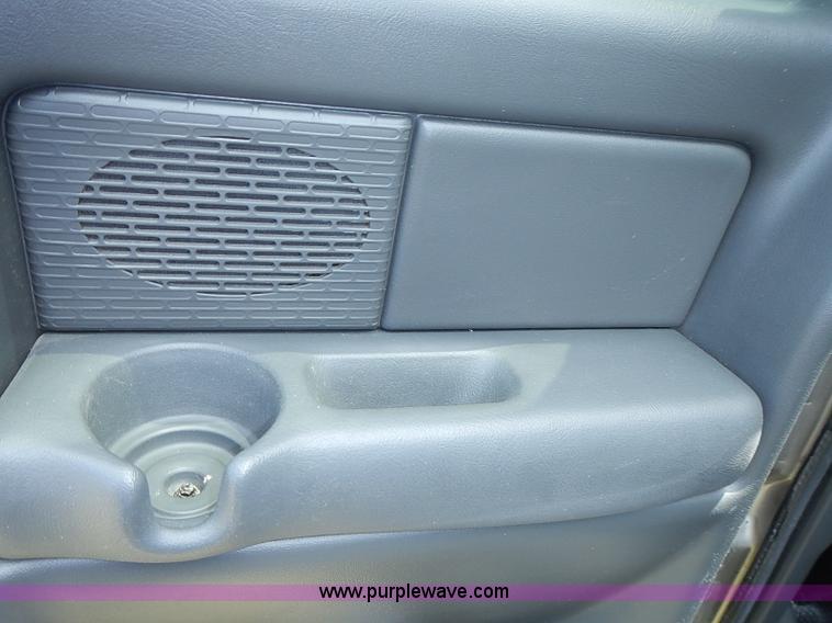 image for item I3574 2003 Chevrolet Silverado 1500 pickup truck