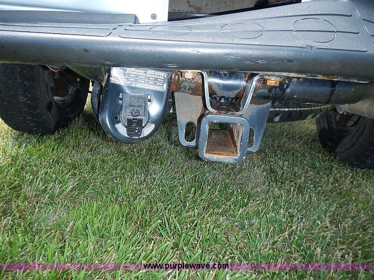 image for item I3574 2003 Chevrolet Silverado 1500 pickup truck