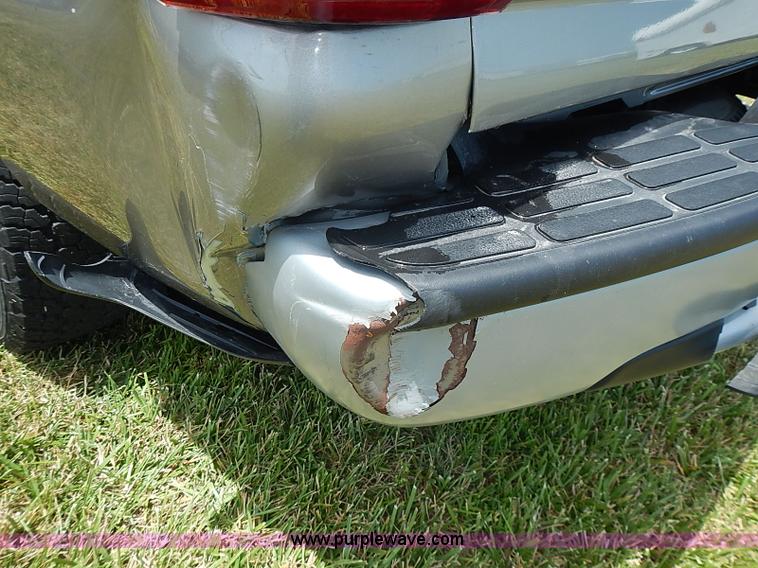 image for item I3574 2003 Chevrolet Silverado 1500 pickup truck