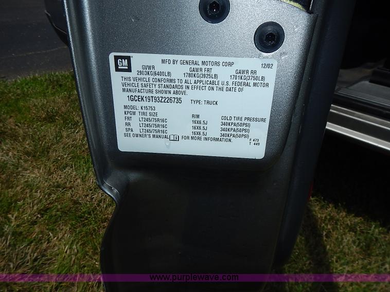 image for item I3574 2003 Chevrolet Silverado 1500 pickup truck