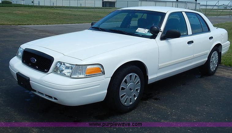 image for item I3575 2010 Ford Crown Victoria Police Interceptor