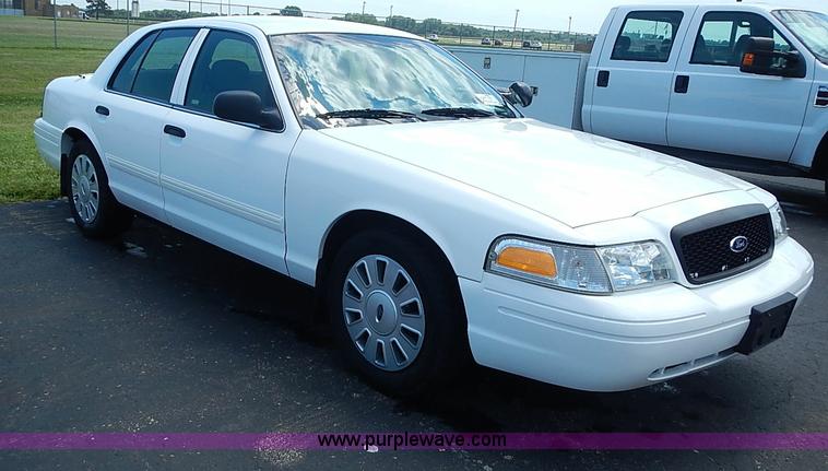 image for item I3575 2010 Ford Crown Victoria Police Interceptor