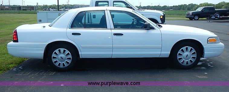 image for item I3575 2010 Ford Crown Victoria Police Interceptor