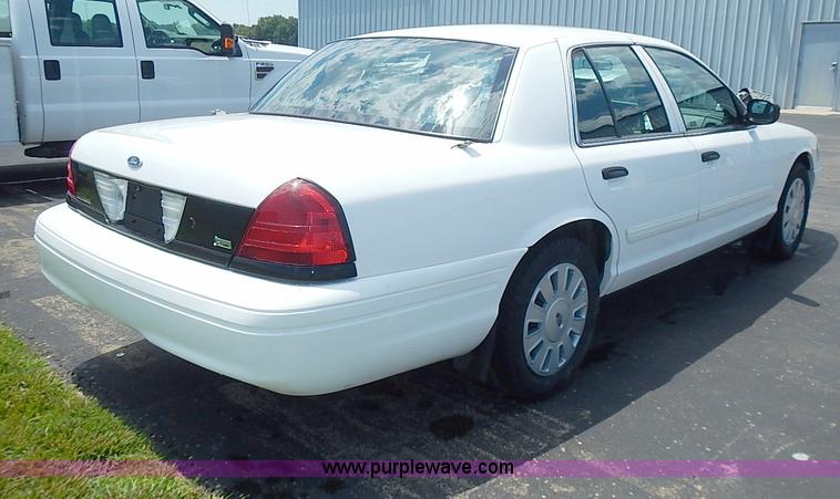 image for item I3575 2010 Ford Crown Victoria Police Interceptor