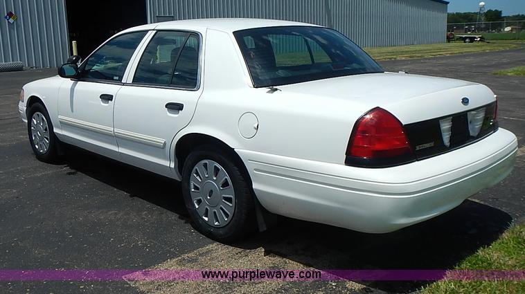 image for item I3575 2010 Ford Crown Victoria Police Interceptor